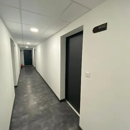 The 9th Floor Σίοφοκ